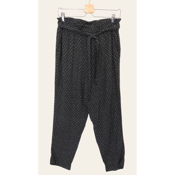 H&M High Waisted Paperbag Pants - Picture 3 of 12